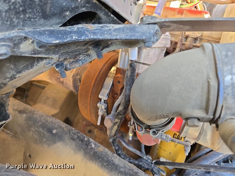 image for item EN8876 2010 Sterling L7500 dump truck