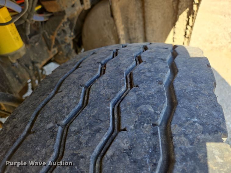 image for item EN8876 2010 Sterling L7500 dump truck