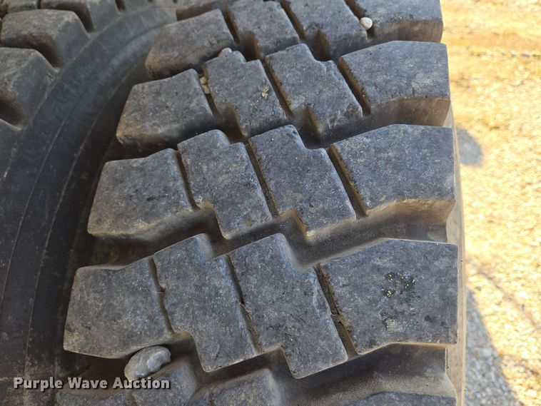 image for item EN8876 2010 Sterling L7500 dump truck