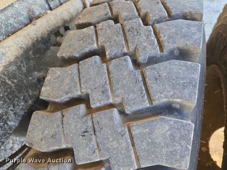 image for item EN8876 2010 Sterling L7500 dump truck