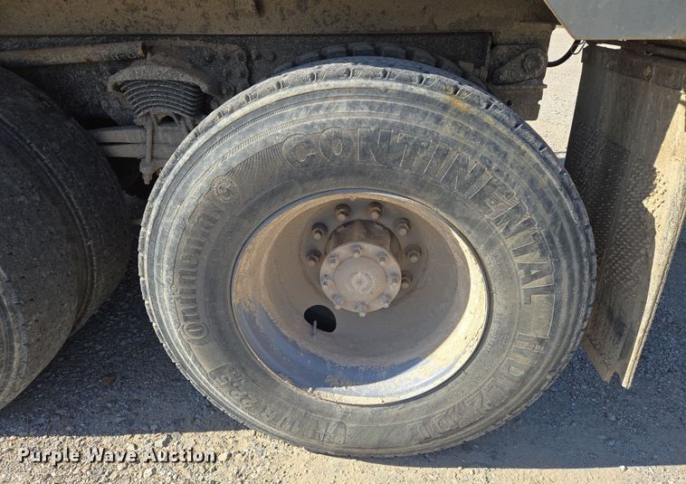 image for item EN8876 2010 Sterling L7500 dump truck