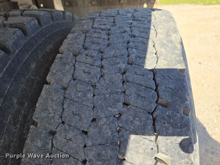 image for item EN8876 2010 Sterling L7500 dump truck