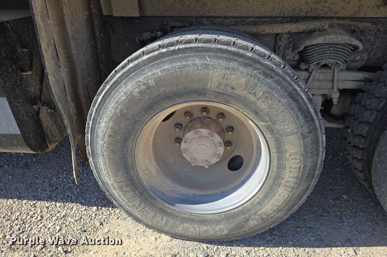 image for item EN8876 2010 Sterling L7500 dump truck