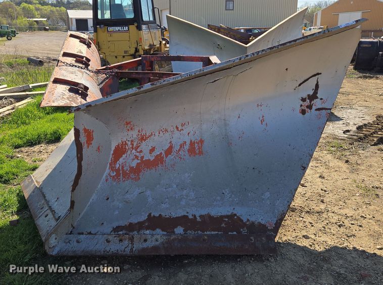 image for item EN8881 Wausau X32-45 V-plow