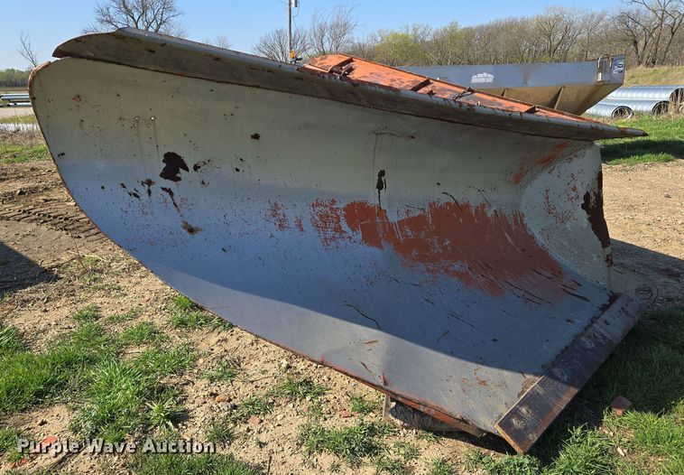 image for item EN8881 Wausau X32-45 V-plow