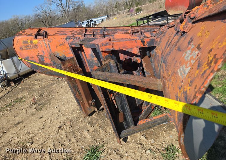 image for item EN8881 Wausau X32-45 V-plow