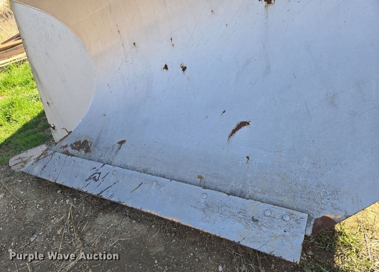 image for item EN8882 Henke V-plow