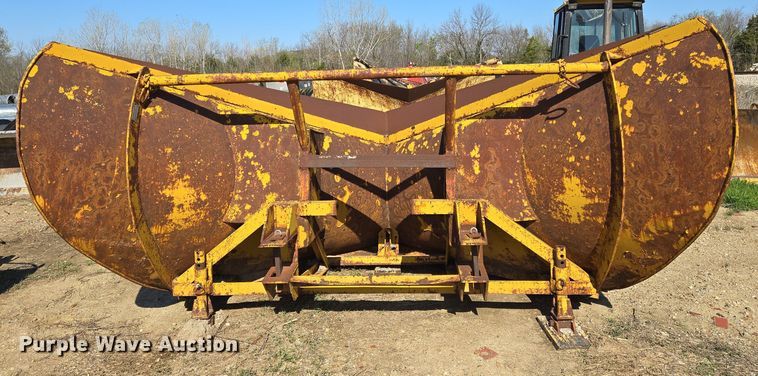 image for item EN8884 Henke JDV-9.5 V-plow