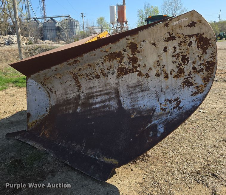 image for item EN8884 Henke JDV-9.5 V-plow