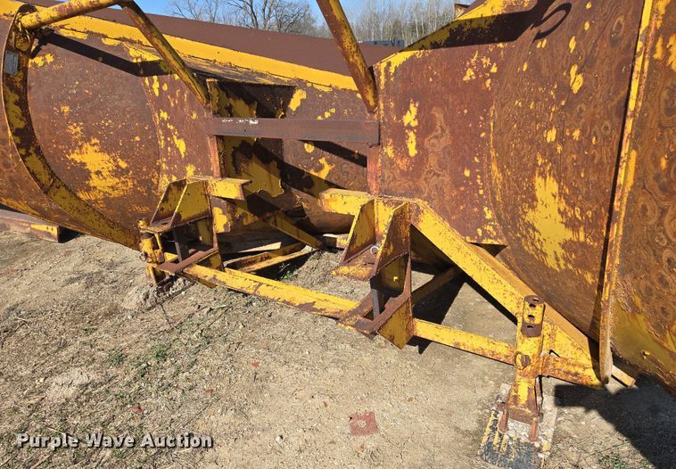 image for item EN8884 Henke JDV-9.5 V-plow