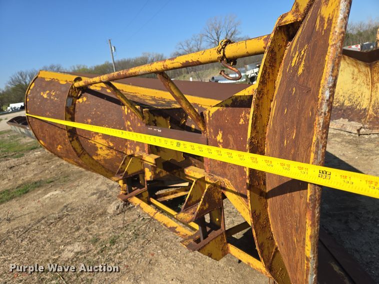 image for item EN8884 Henke JDV-9.5 V-plow