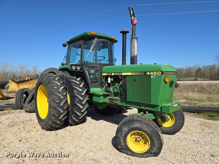 image for item EN8885 1988 John Deere 4450 tractor