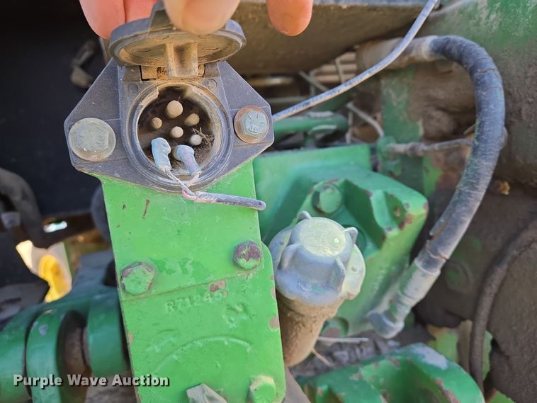 image for item EN8885 1988 John Deere 4450 tractor