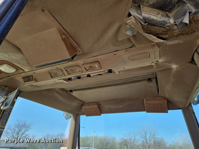 image for item EN8885 1988 John Deere 4450 tractor