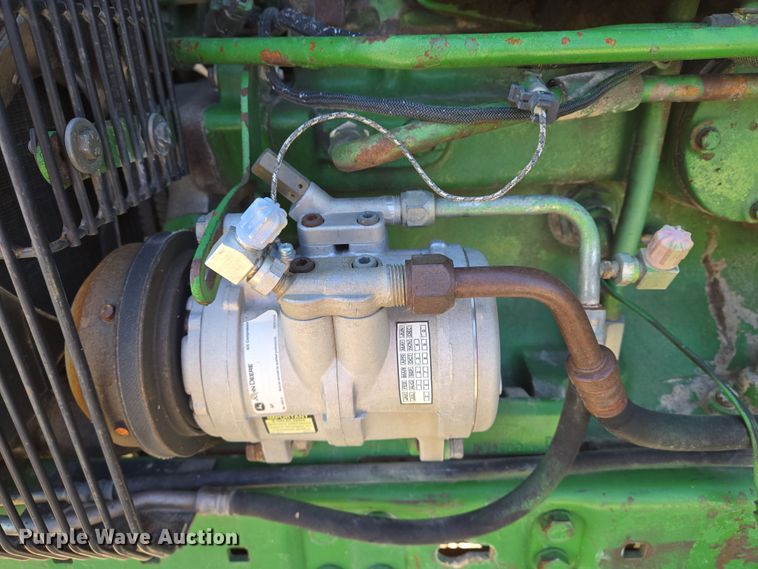 image for item EN8885 1988 John Deere 4450 tractor