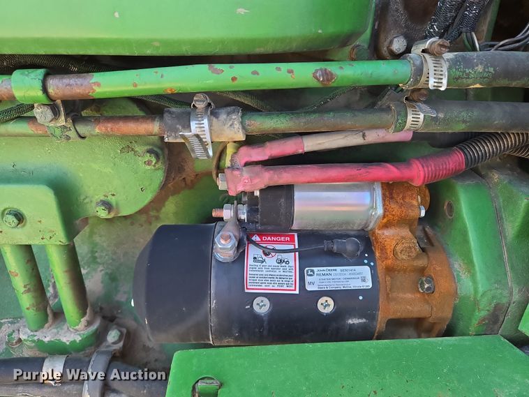 image for item EN8885 1988 John Deere 4450 tractor