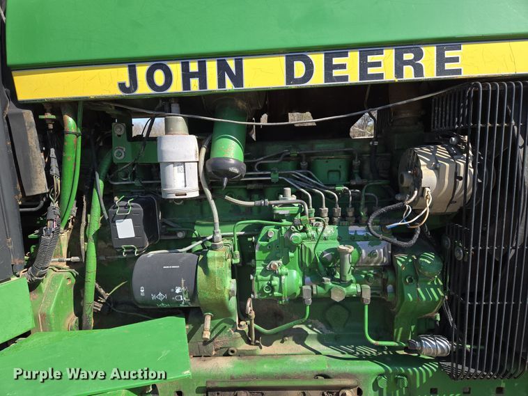 image for item EN8885 1988 John Deere 4450 tractor