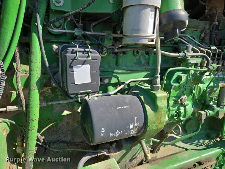 image for item EN8885 1988 John Deere 4450 tractor