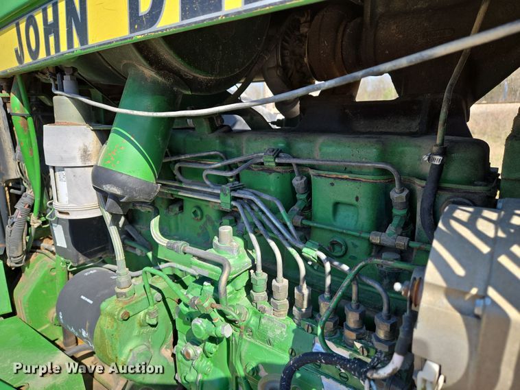 image for item EN8885 1988 John Deere 4450 tractor