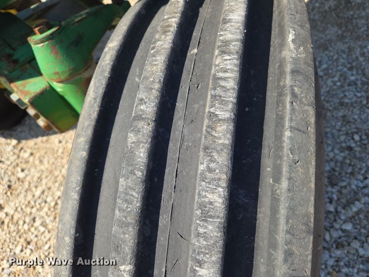 image for item EN8885 1988 John Deere 4450 tractor