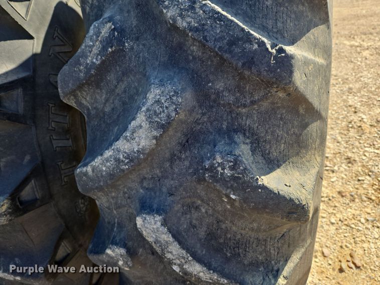 image for item EN8885 1988 John Deere 4450 tractor