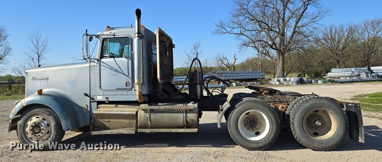 image for item EN8886 1993 Kenworth W900 semi truck
