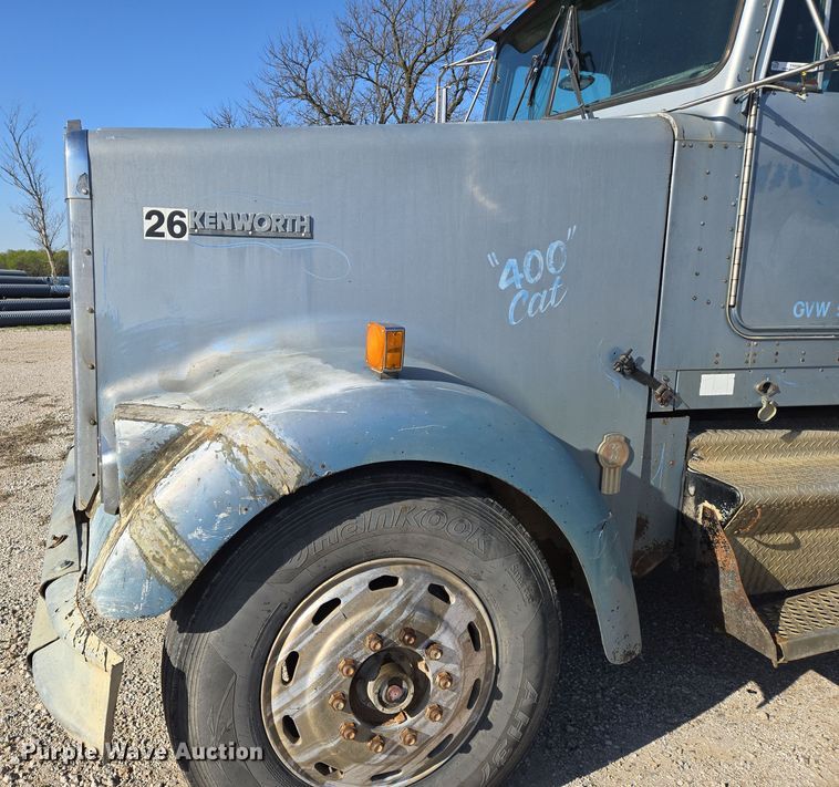 image for item EN8886 1993 Kenworth W900 semi truck