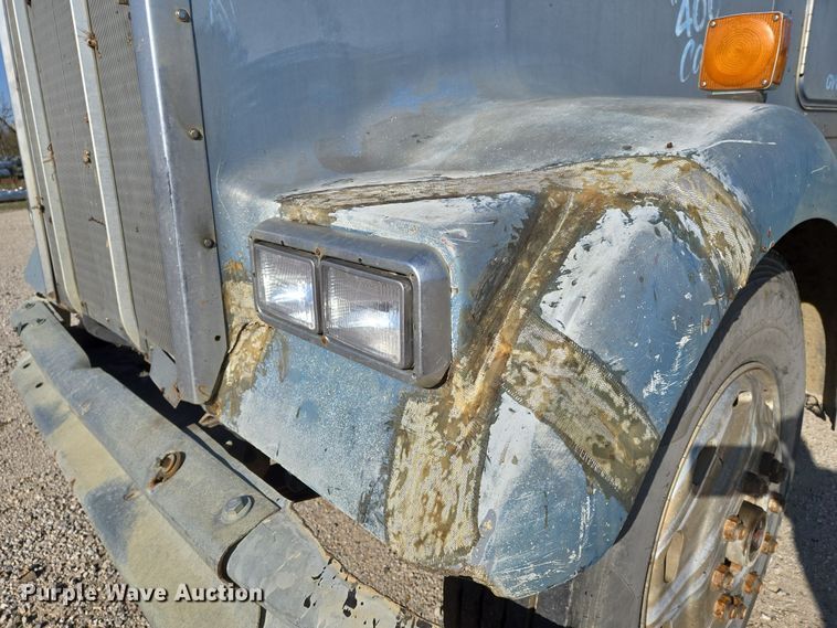 image for item EN8886 1993 Kenworth W900 semi truck