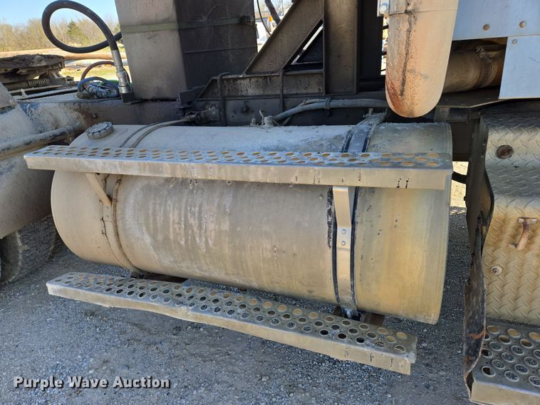 image for item EN8886 1993 Kenworth W900 semi truck