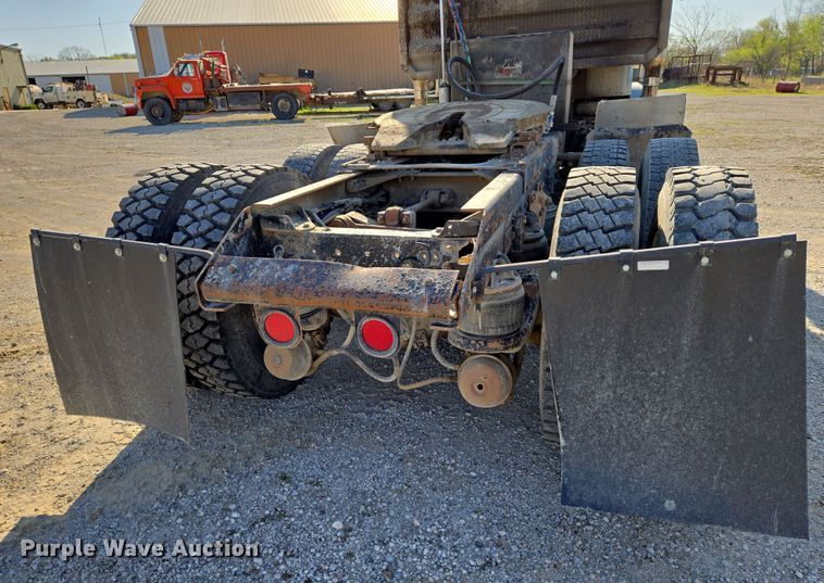 image for item EN8886 1993 Kenworth W900 semi truck