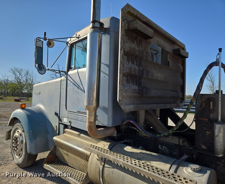 image for item EN8886 1993 Kenworth W900 semi truck