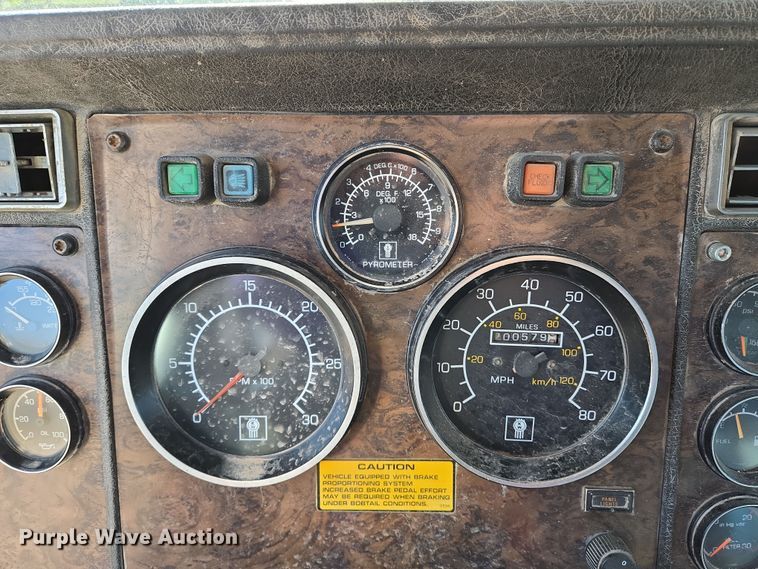 image for item EN8886 1993 Kenworth W900 semi truck