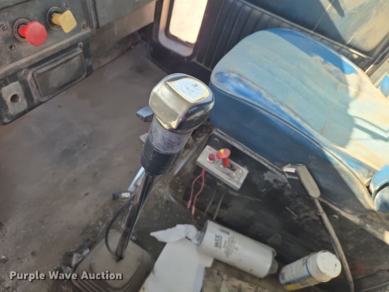 image for item EN8886 1993 Kenworth W900 semi truck