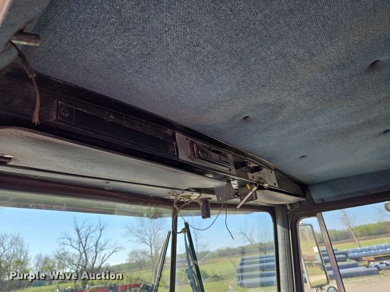 image for item EN8886 1993 Kenworth W900 semi truck