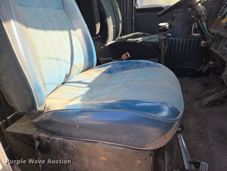 image for item EN8886 1993 Kenworth W900 semi truck