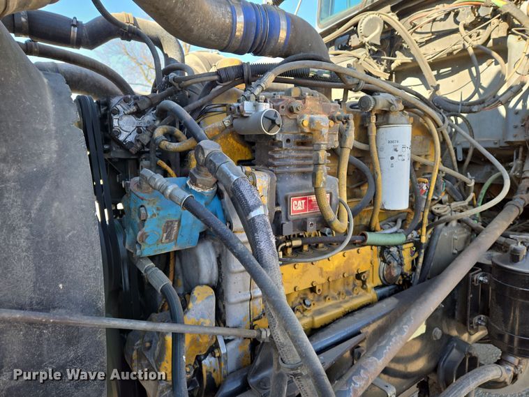 image for item EN8886 1993 Kenworth W900 semi truck