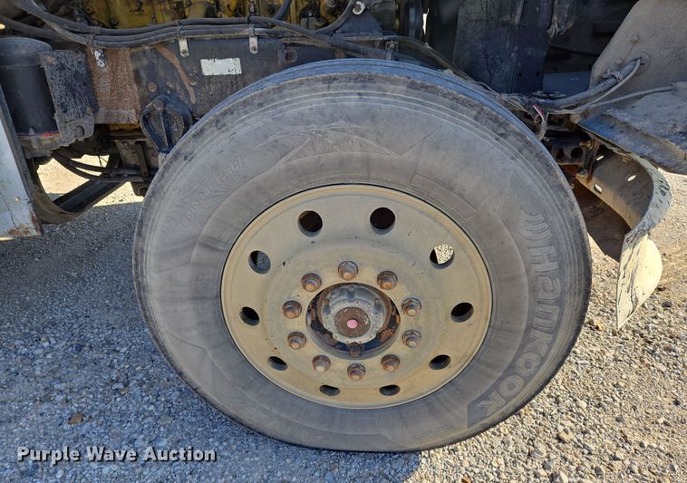 image for item EN8886 1993 Kenworth W900 semi truck