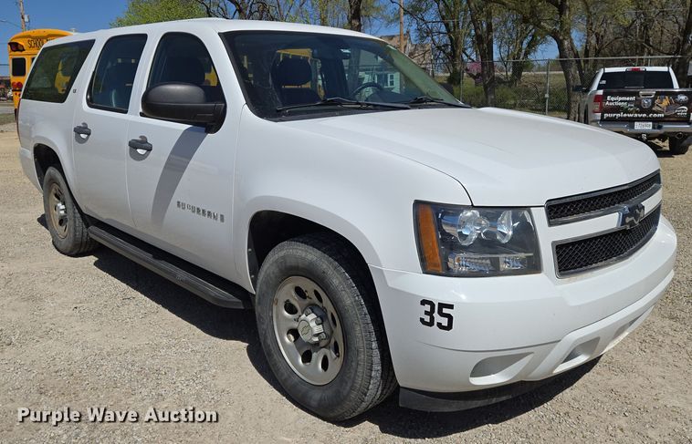 image for item EN8910 2008 Chevrolet  Suburban  SUV