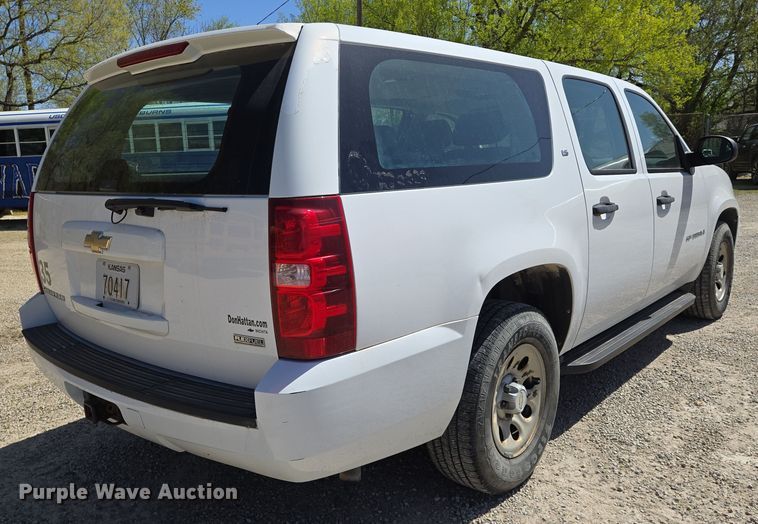 image for item EN8910 2008 Chevrolet  Suburban  SUV