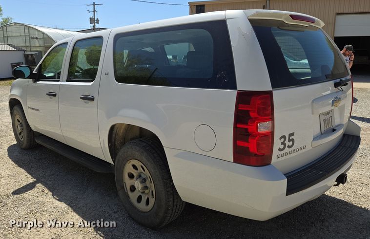 image for item EN8910 2008 Chevrolet  Suburban  SUV