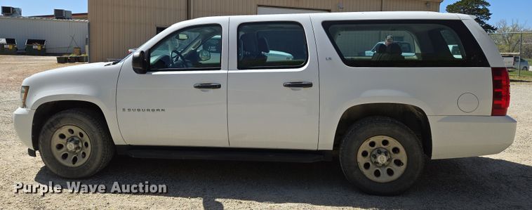 image for item EN8910 2008 Chevrolet  Suburban  SUV