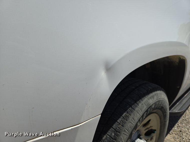image for item EN8910 2008 Chevrolet  Suburban  SUV