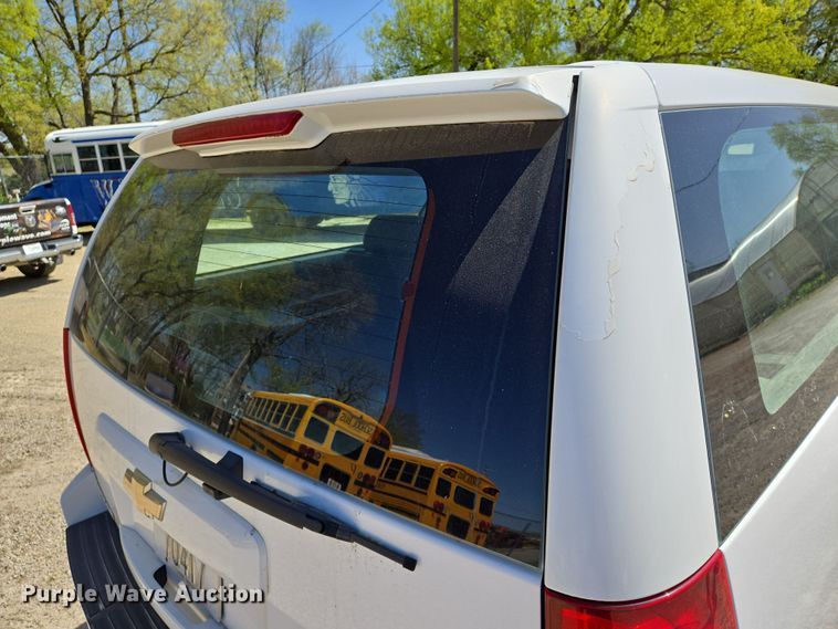 image for item EN8910 2008 Chevrolet  Suburban  SUV