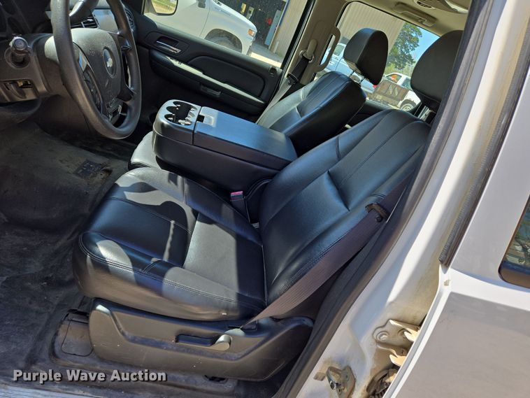 image for item EN8910 2008 Chevrolet  Suburban  SUV