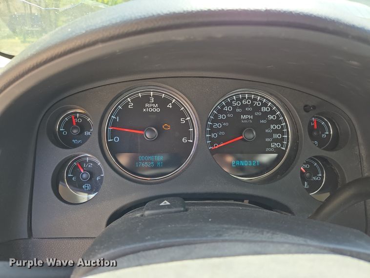 image for item EN8910 2008 Chevrolet  Suburban  SUV