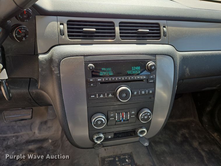 image for item EN8910 2008 Chevrolet  Suburban  SUV