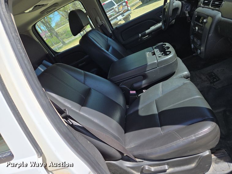 image for item EN8910 2008 Chevrolet  Suburban  SUV