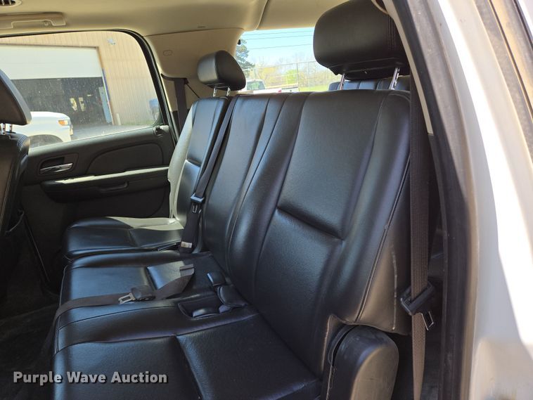 image for item EN8910 2008 Chevrolet  Suburban  SUV