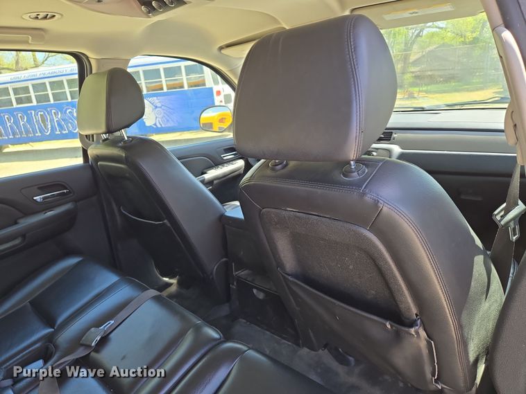 image for item EN8910 2008 Chevrolet  Suburban  SUV
