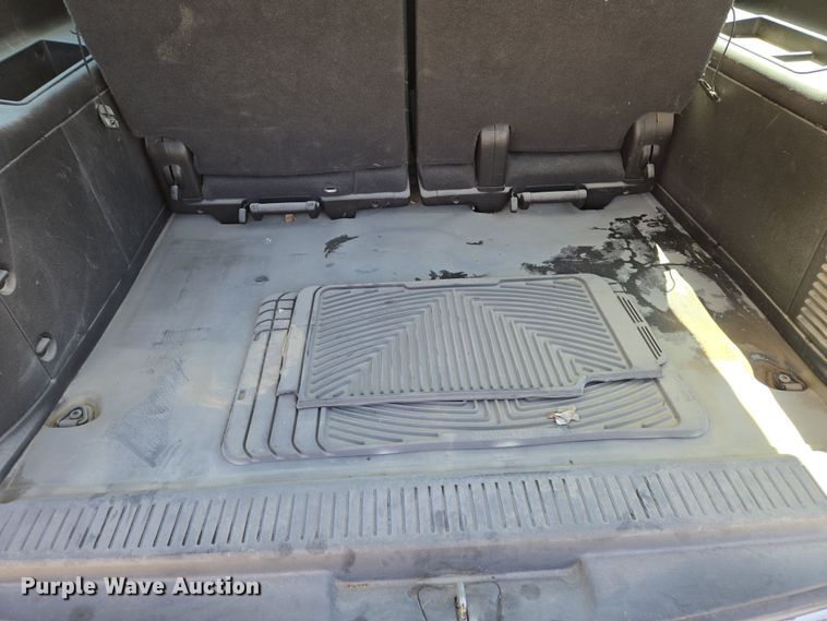 image for item EN8910 2008 Chevrolet  Suburban  SUV